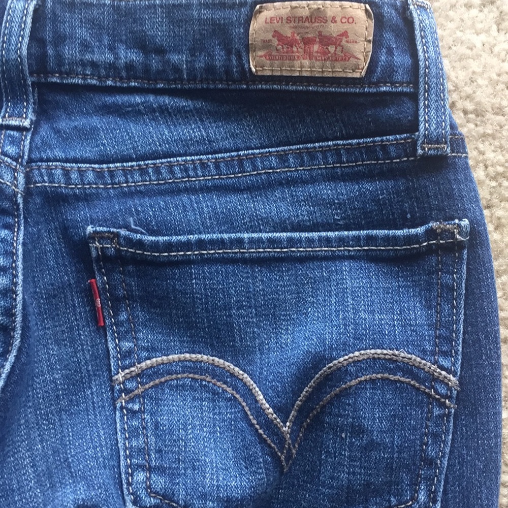 Levi’s skinny “too super low 524” jeans. Size 5M